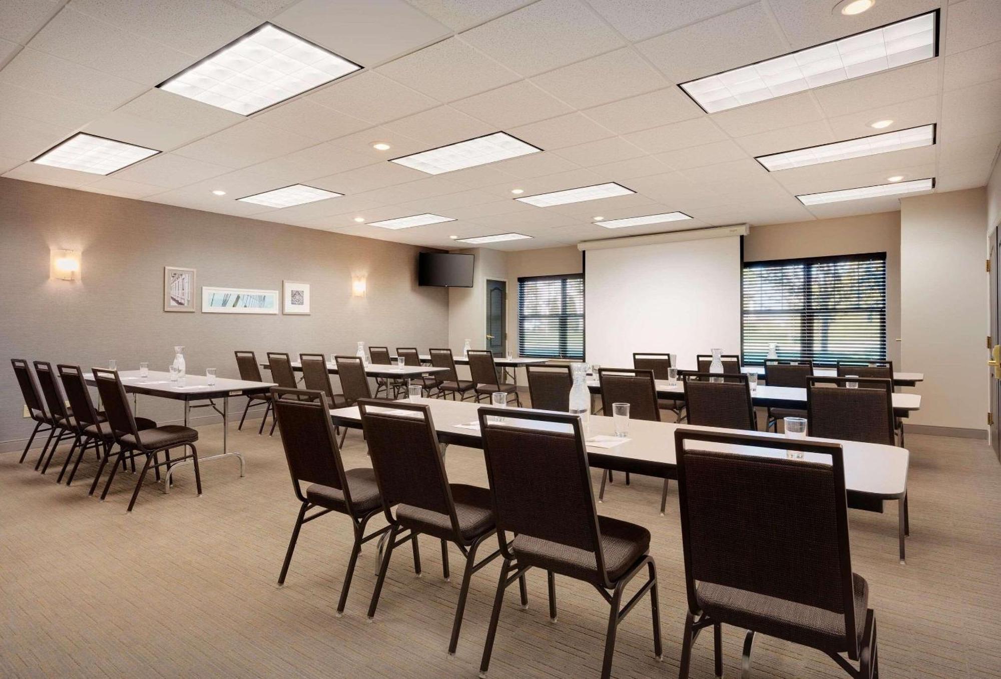 Country Inn & Suites By Radisson Albertville Near Outlet Mall Kültér fotó
