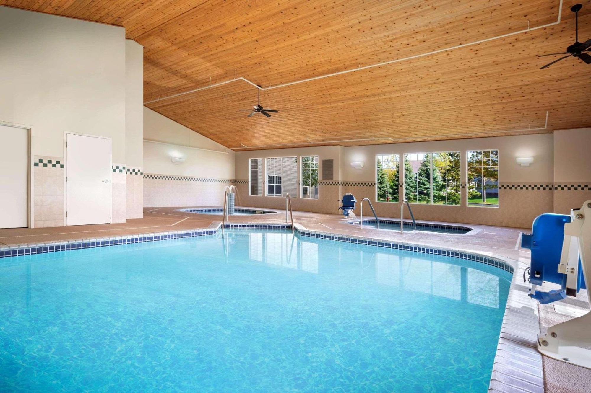 Country Inn & Suites By Radisson Albertville Near Outlet Mall Kültér fotó