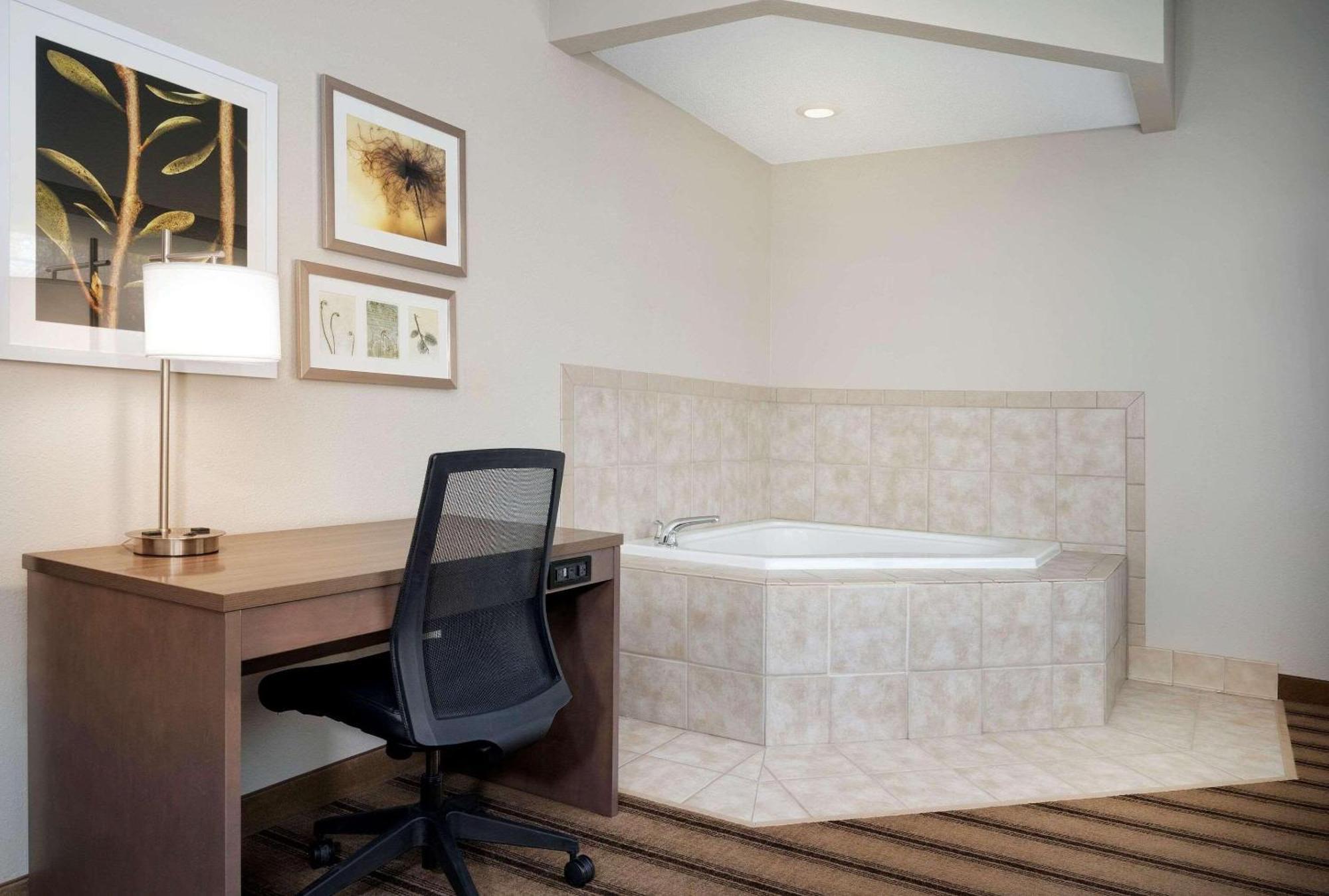 Country Inn & Suites By Radisson Albertville Near Outlet Mall Kültér fotó